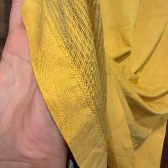 Lululemon Swiftly Tech Long Sleeve 2.0
Wheat Yellow EUC - Picture 4 of 4
